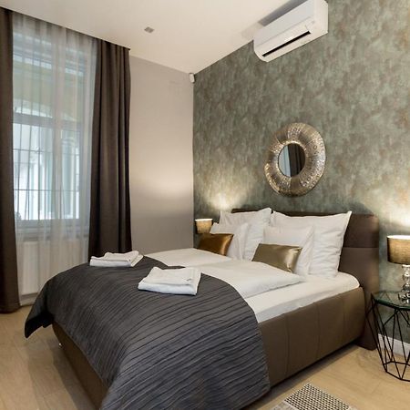 Grand Designer Dream Home In The Center W 3Br/3Bath Будапеща Екстериор снимка
