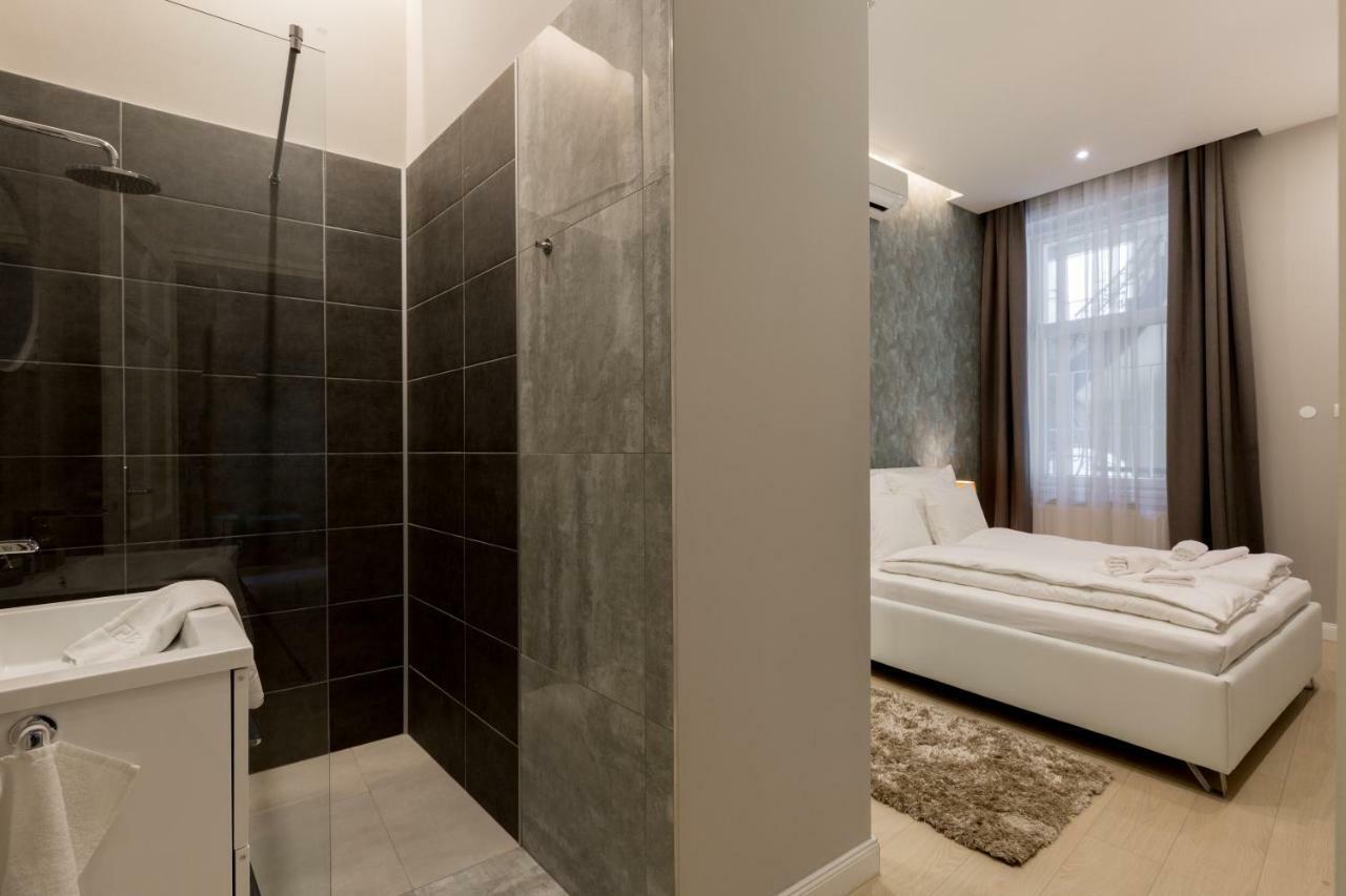Grand Designer Dream Home In The Center W 3Br/3Bath Будапеща Екстериор снимка