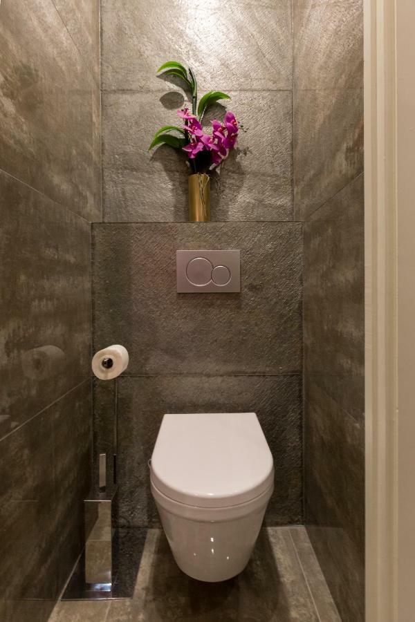 Grand Designer Dream Home In The Center W 3Br/3Bath Будапеща Екстериор снимка