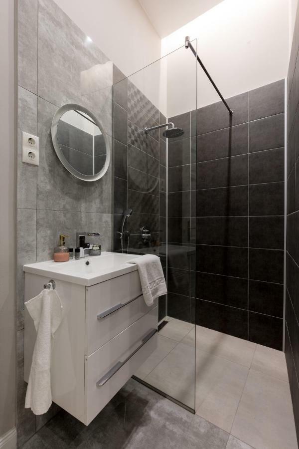 Grand Designer Dream Home In The Center W 3Br/3Bath Будапеща Екстериор снимка
