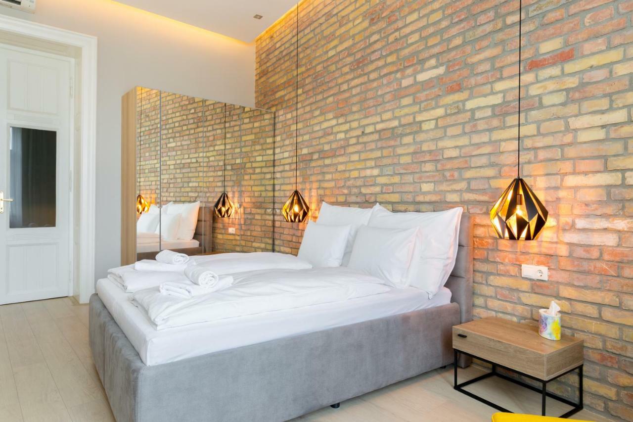 Grand Designer Dream Home In The Center W 3Br/3Bath Будапеща Екстериор снимка