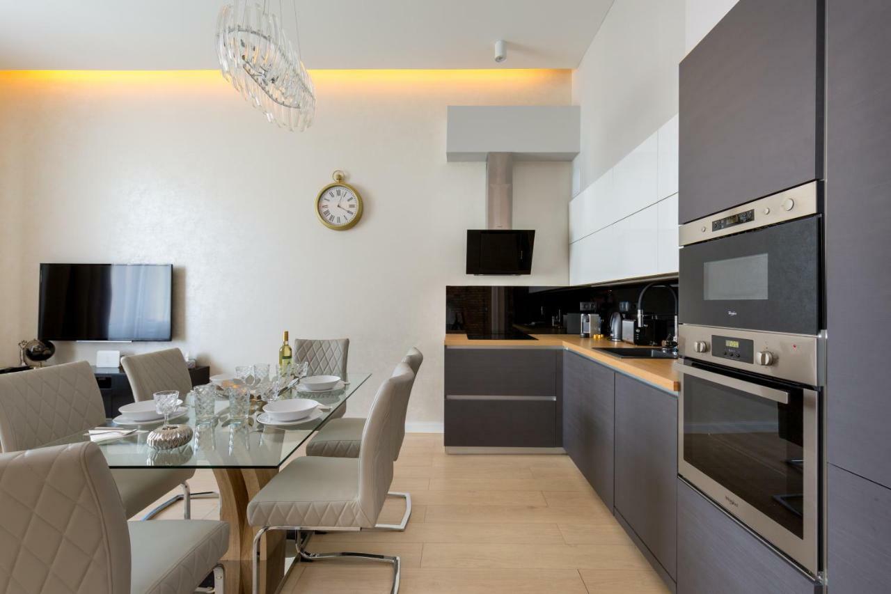 Grand Designer Dream Home In The Center W 3Br/3Bath Будапеща Екстериор снимка
