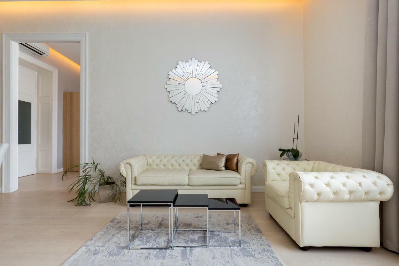 Grand Designer Dream Home In The Center W 3Br/3Bath Будапеща Екстериор снимка
