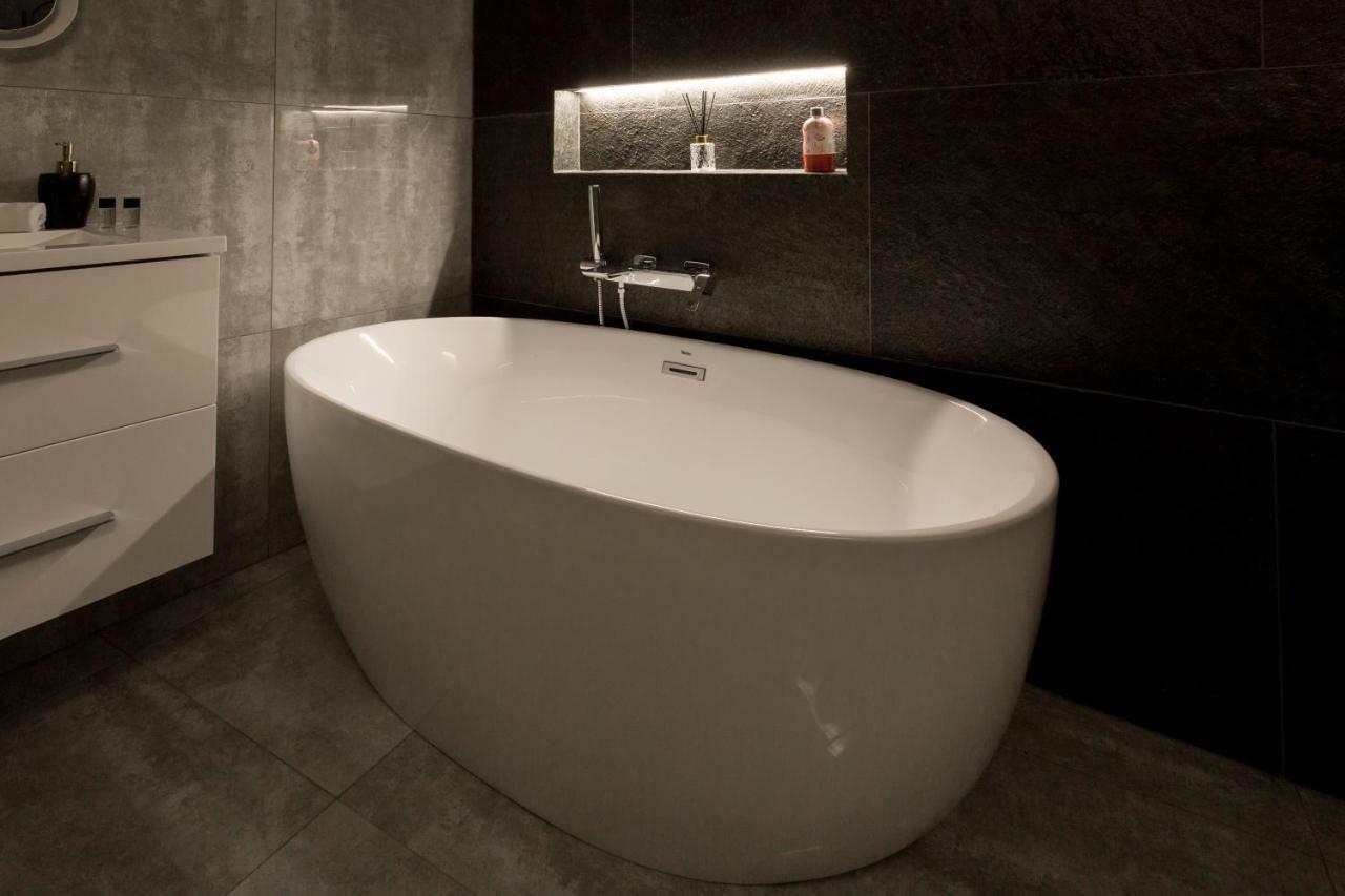 Grand Designer Dream Home In The Center W 3Br/3Bath Будапеща Екстериор снимка