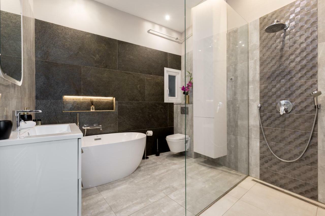 Grand Designer Dream Home In The Center W 3Br/3Bath Будапеща Екстериор снимка