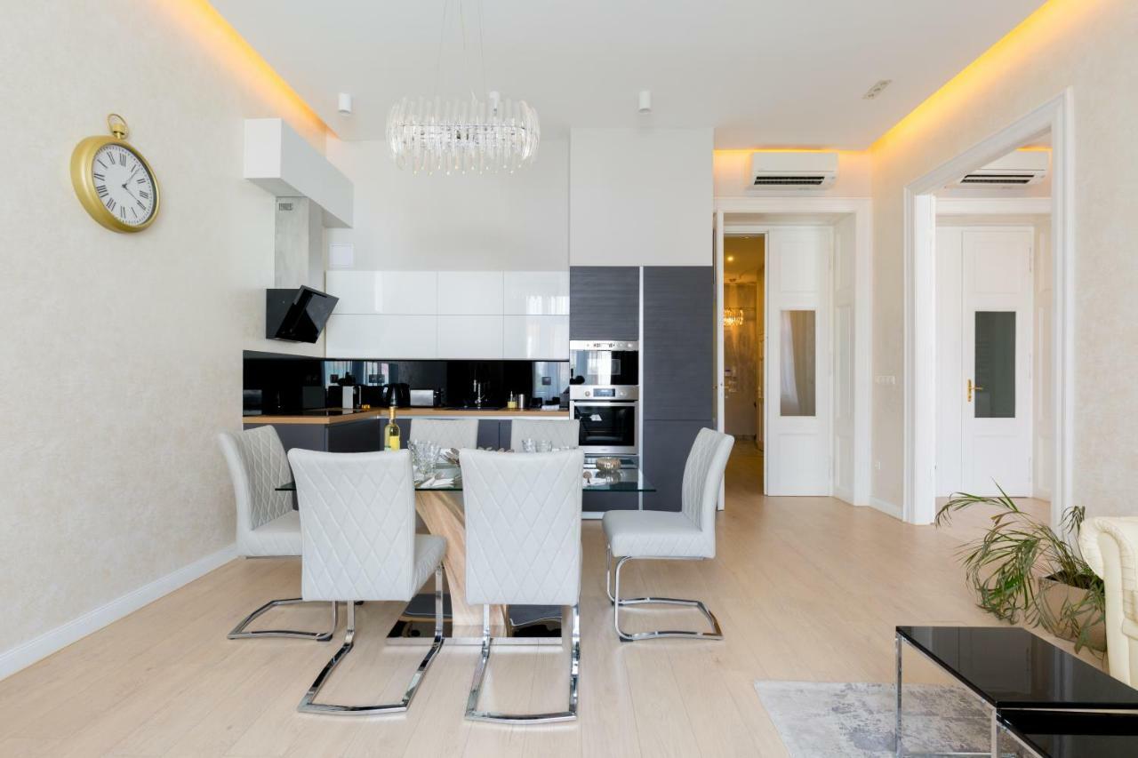 Grand Designer Dream Home In The Center W 3Br/3Bath Будапеща Екстериор снимка